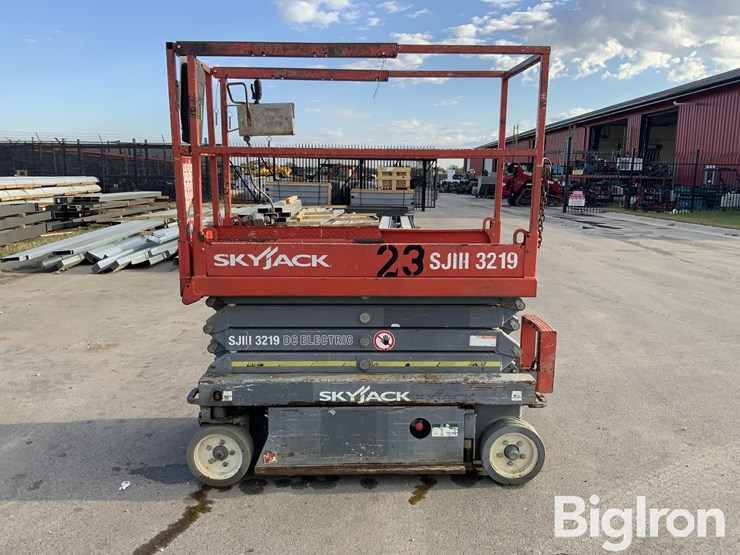 2013-skyjack-sjiii3219-image-4