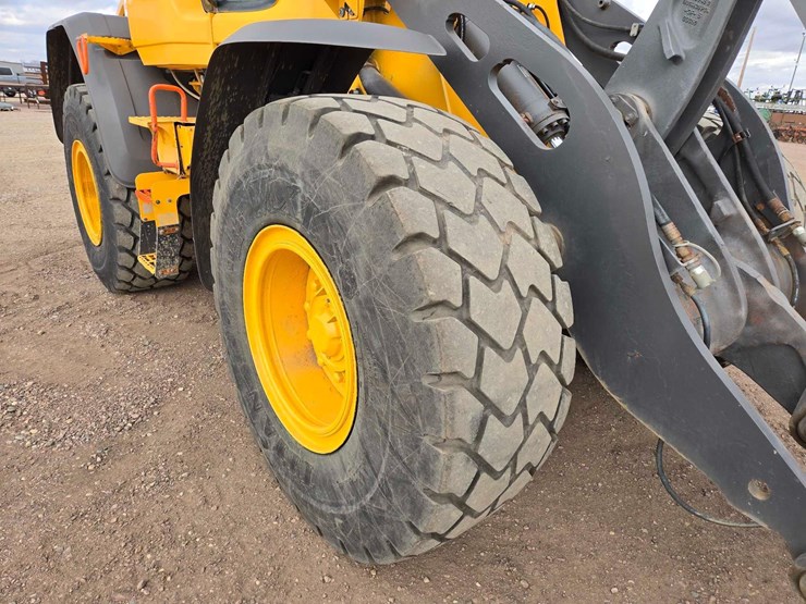 2022-volvo-l60h-image-14