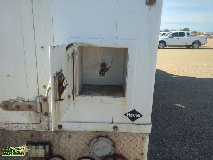 2006-ford-f550-image-22