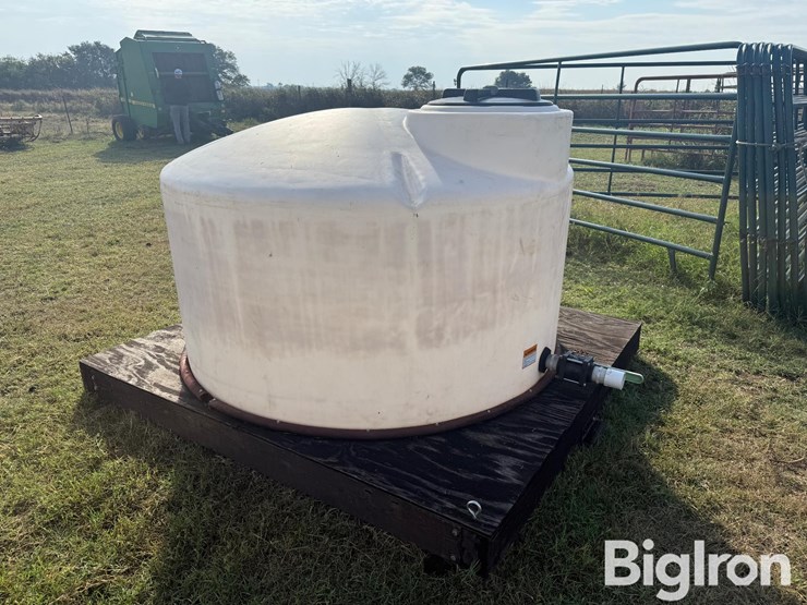 550-gal-skid-mounted-poly-tank-image-7