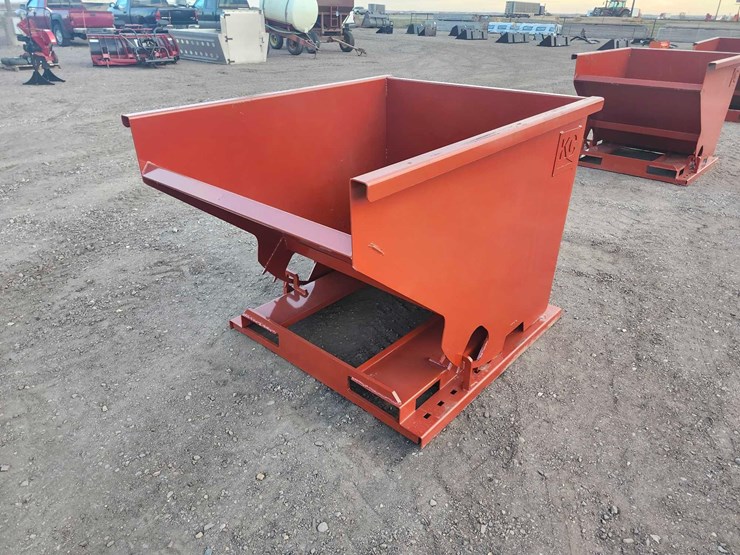 self-dumping-hopper-with-fork-pockets-image-1