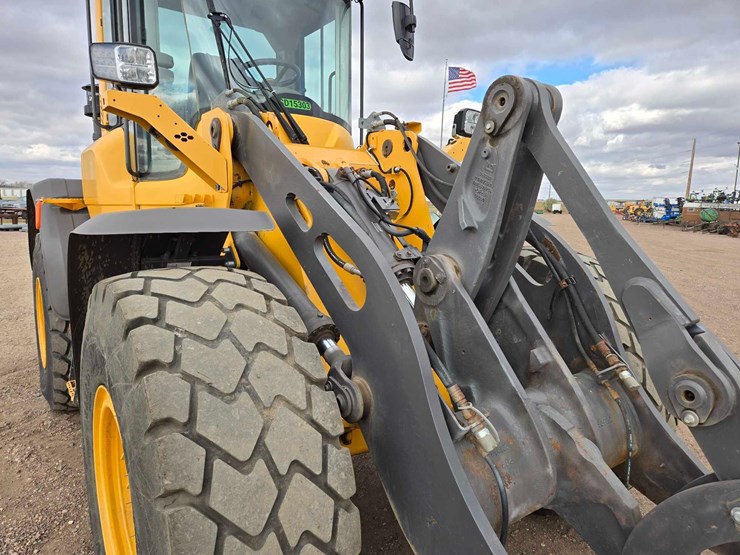 2022-volvo-l60h-image-15