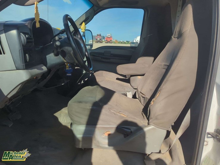 2006-ford-f550-image-13