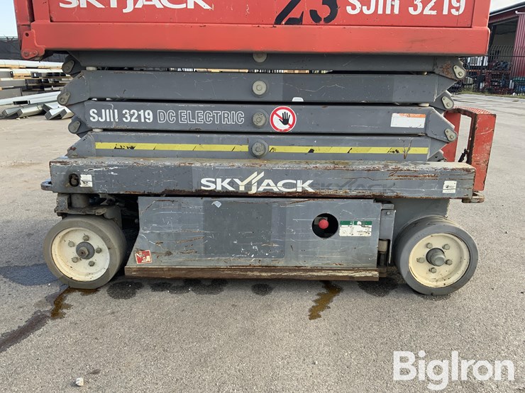 2013-skyjack-sjiii3219-image-17