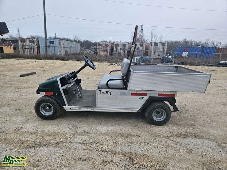 2011-club-car-turf-2-image-5