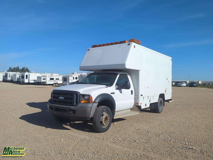 2006-ford-f550-image-15