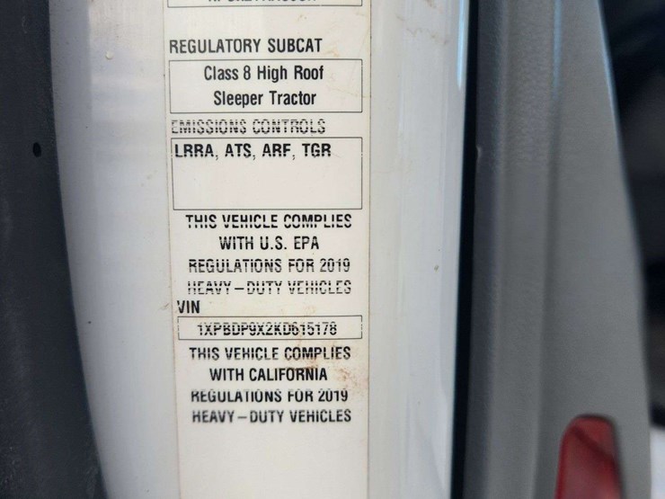 2019-peterbilt-579-image-23