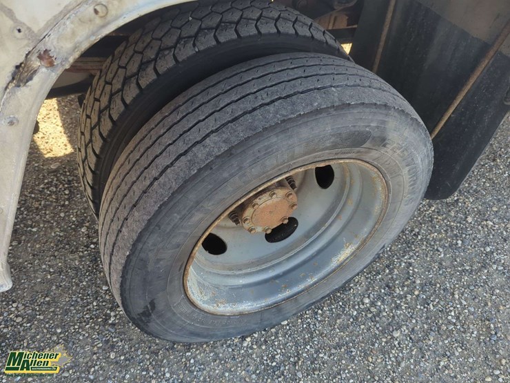 2006-ford-f550-image-33