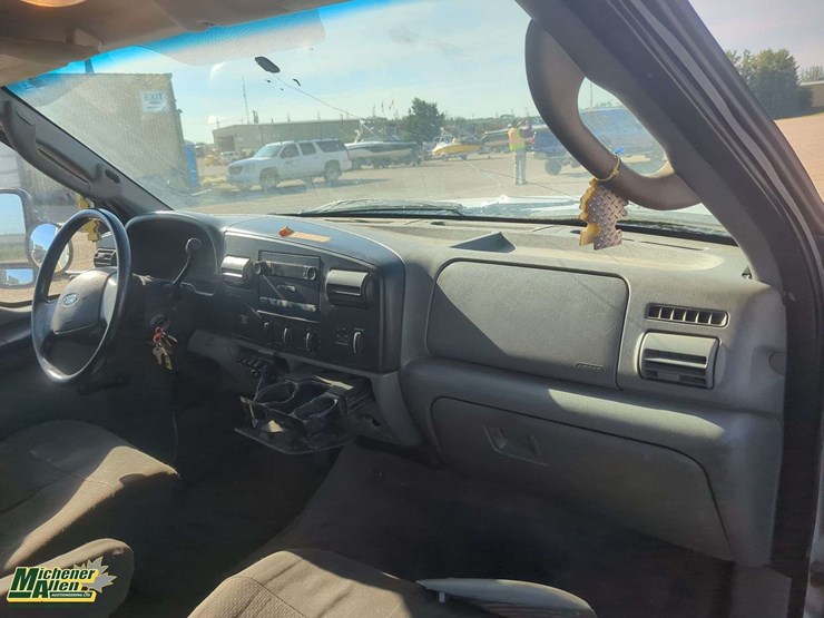 2006-ford-f550-image-11