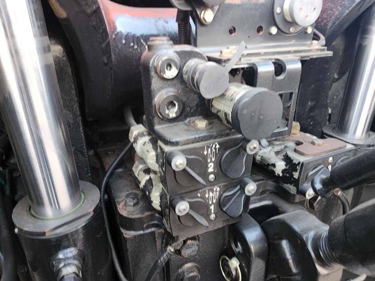 2005-case-ih-mx285-image-23