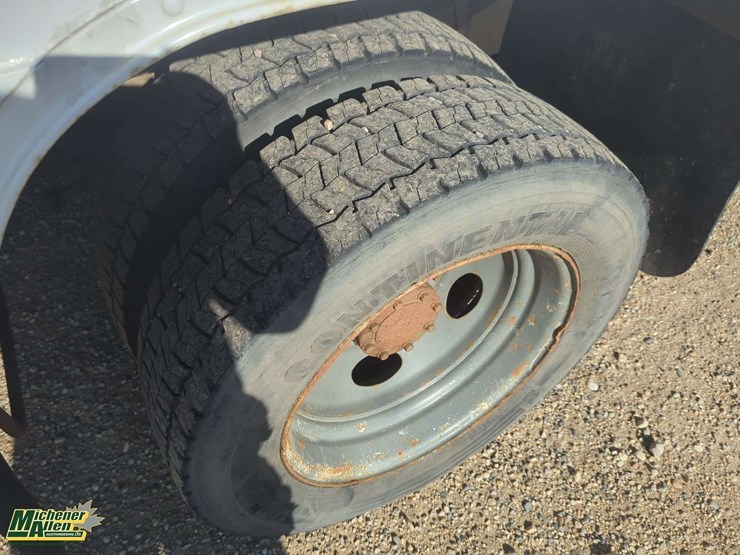 2006-ford-f550-image-35