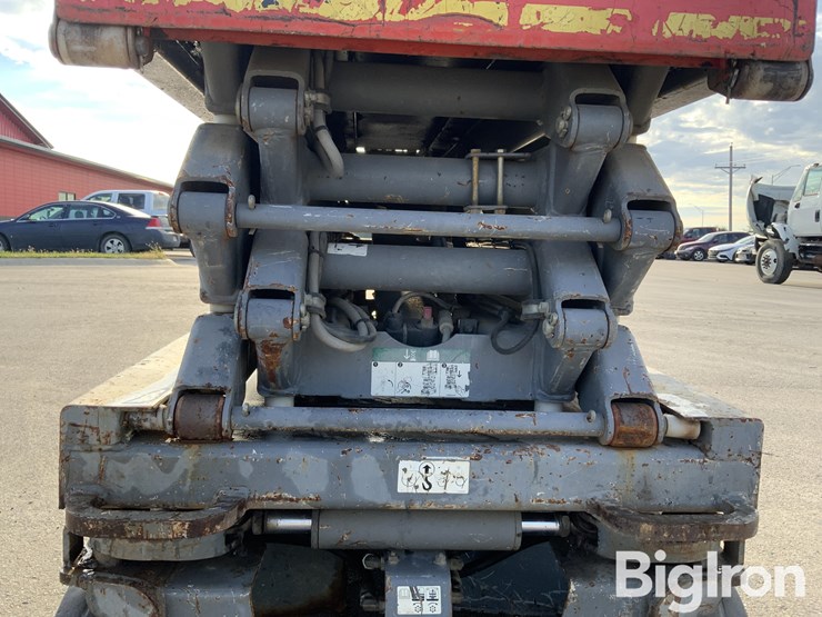 2013-skyjack-sjiii3219-image-16