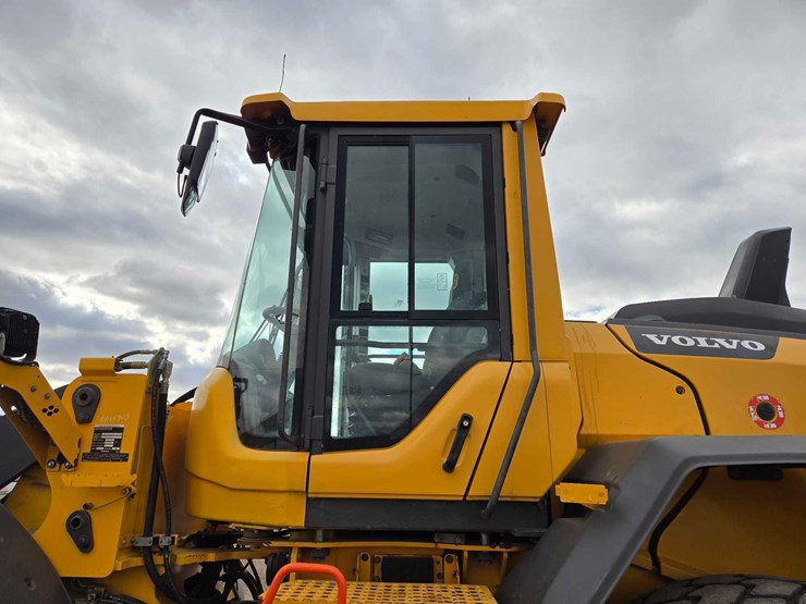 2022-volvo-l60h-image-10