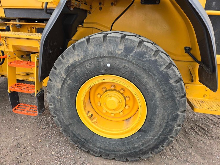 2022-volvo-l60h-image-22