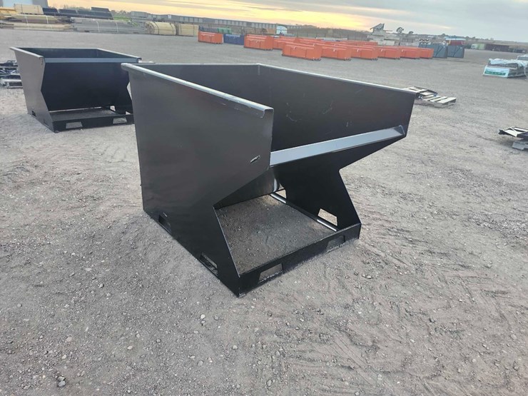 skid-steer-hopper-with-fork-pockets-image-2