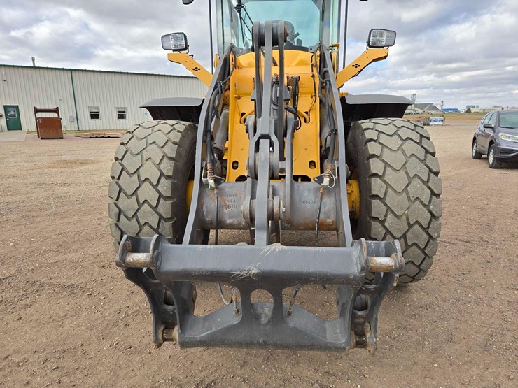 2022-volvo-l60h-image-12