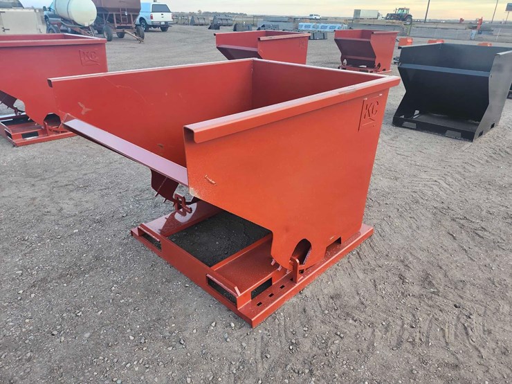 self-dumping-hopper-with-fork-pockets-image-1