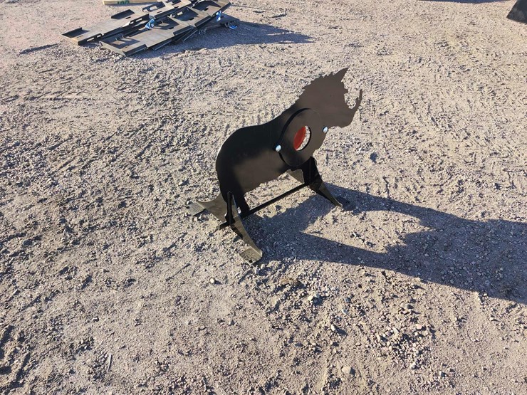 ar500-steel-boar-shooting-target-with-heart-flapper-image-3