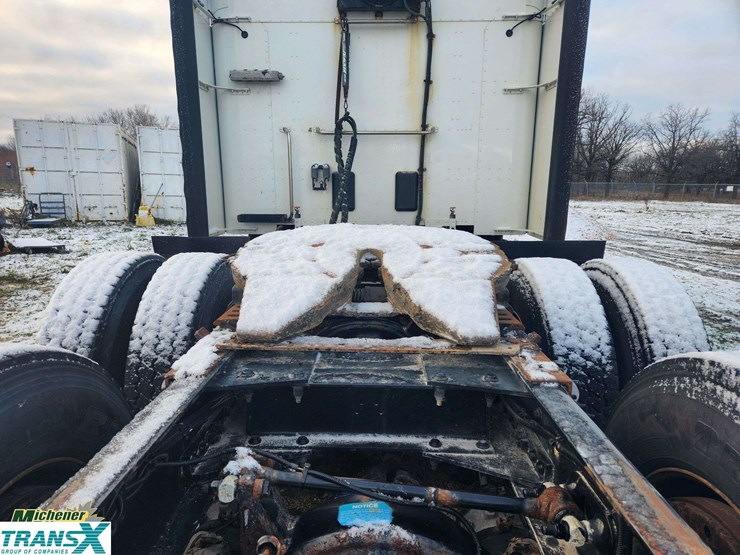 2019-peterbilt-579-image-8