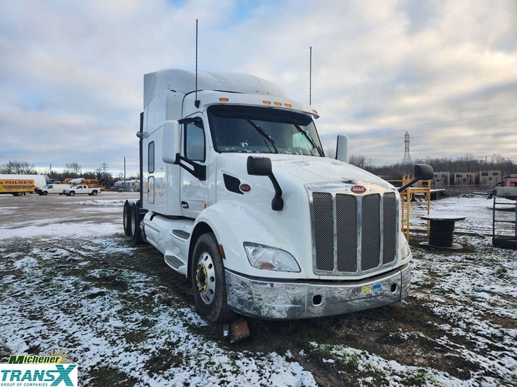 2019-peterbilt-579-image-4