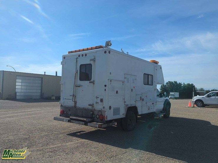 2006-ford-f550-image-4