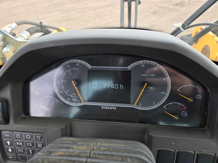 2022-volvo-l60h-image-32