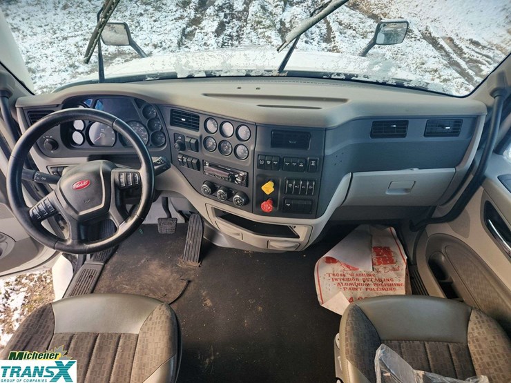 2019-peterbilt-579-image-29