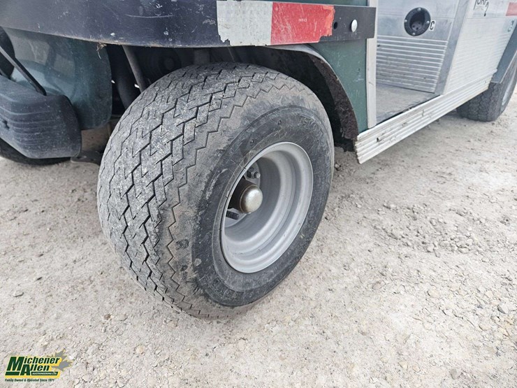 2011-club-car-turf-2-image-13