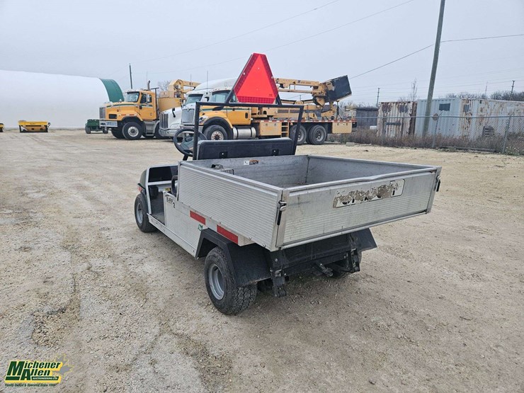 2011-club-car-turf-2-image-6