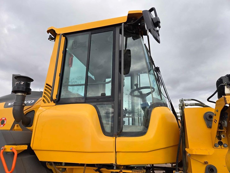 2022-volvo-l60h-image-9