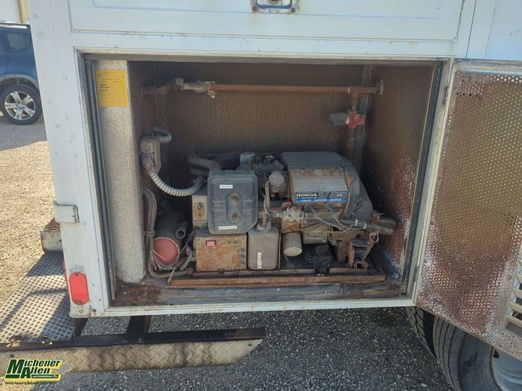 2006-ford-f550-image-24