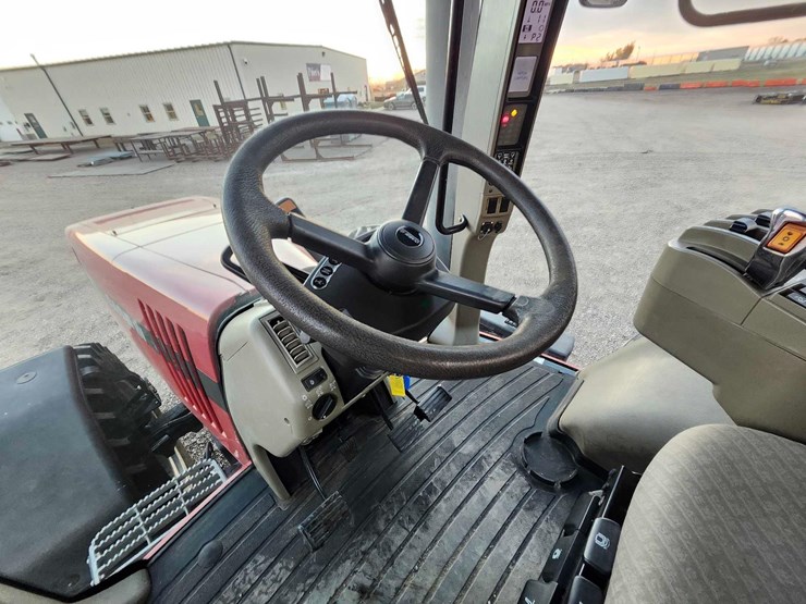 2005-case-ih-mx285-image-21