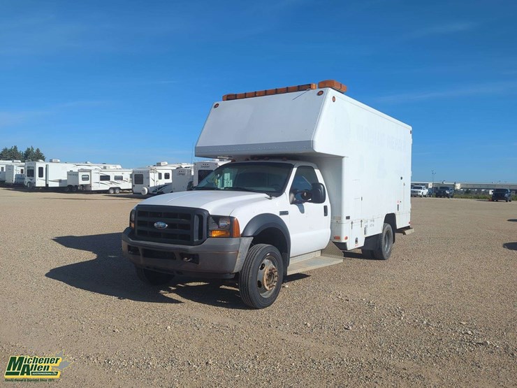 2006-ford-f550-image-28