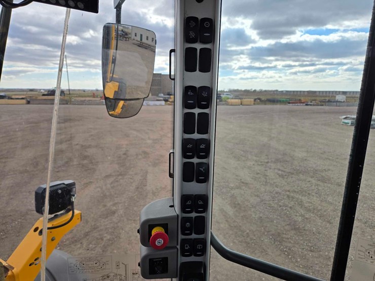 2022-volvo-l60h-image-25