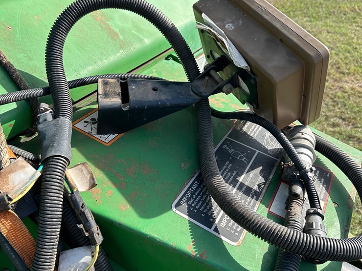 1998-john-deere-566-image-12