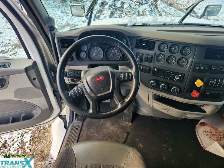 2019-peterbilt-579-image-28
