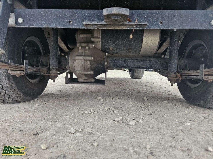 2011-club-car-turf-2-image-11