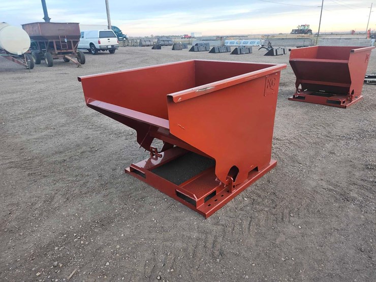 self-dumping-hopper-with-fork-pockets-image-1