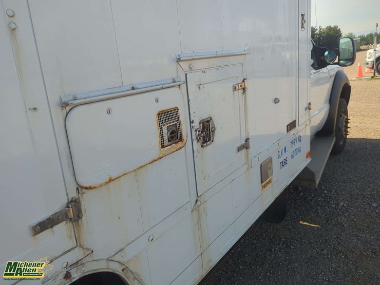 2006-ford-f550-image-50