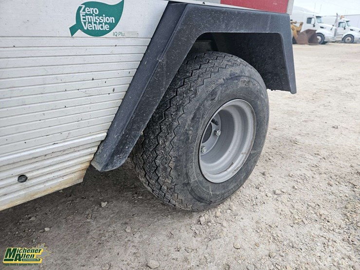 2011-club-car-turf-2-image-14