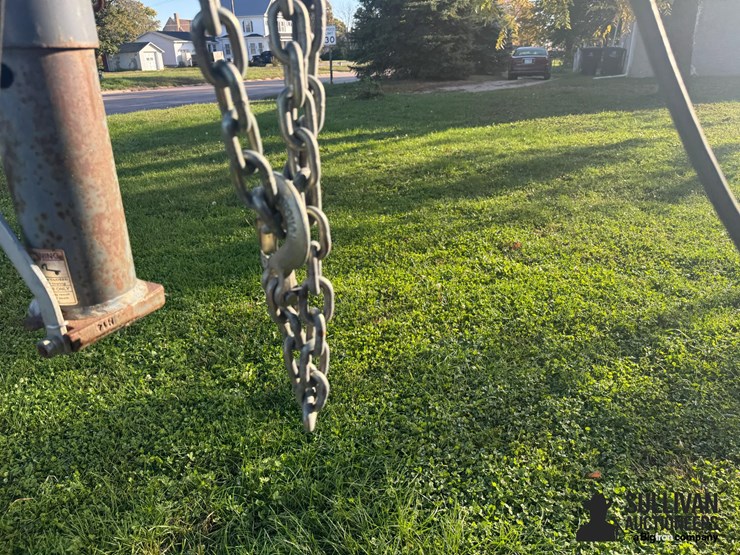 2016-swift-built-tri/a-livestock-trailer-image-9