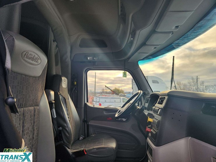 2019-peterbilt-579-image-37