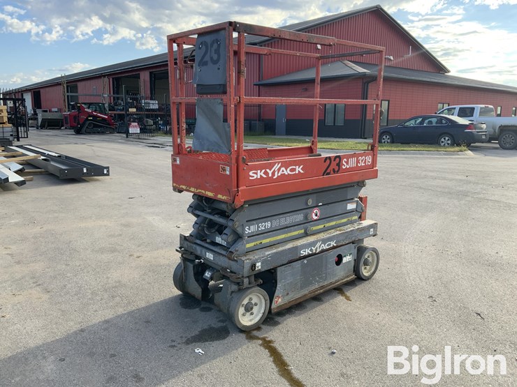 2013-skyjack-sjiii3219-image-5