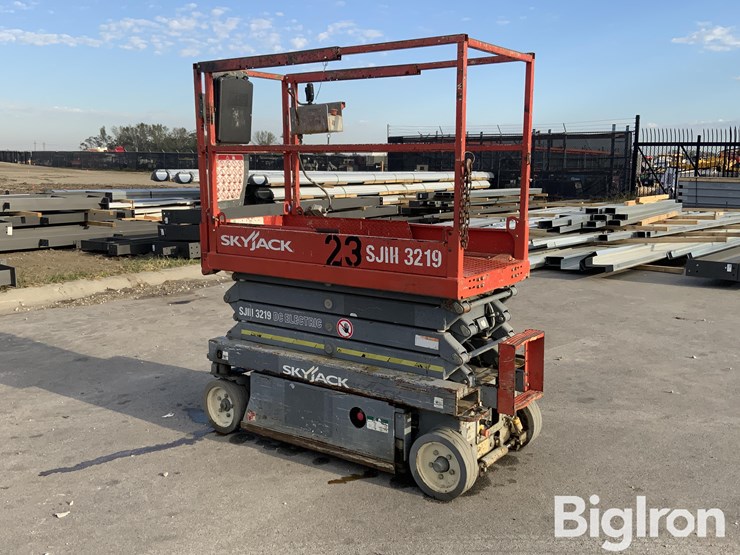 2013-skyjack-sjiii3219-image-3