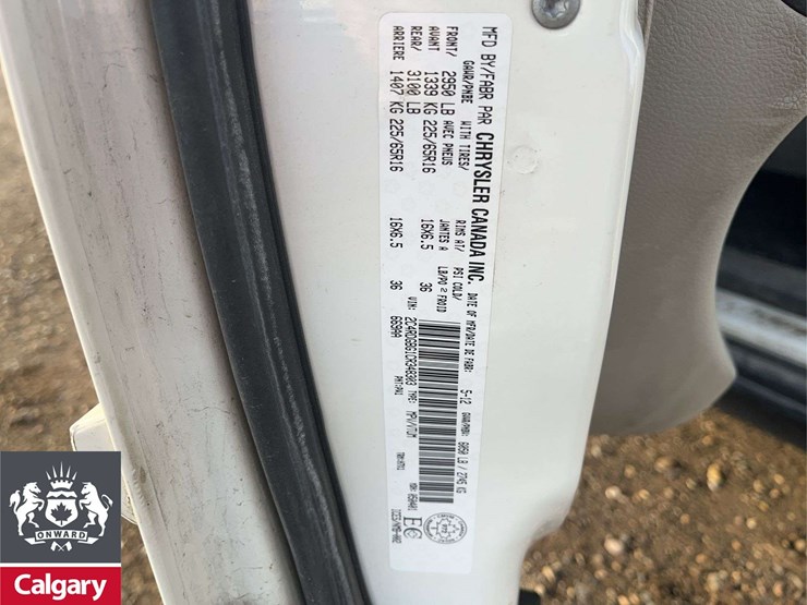 2012-dodge-grand-caravan-sxt-image-24