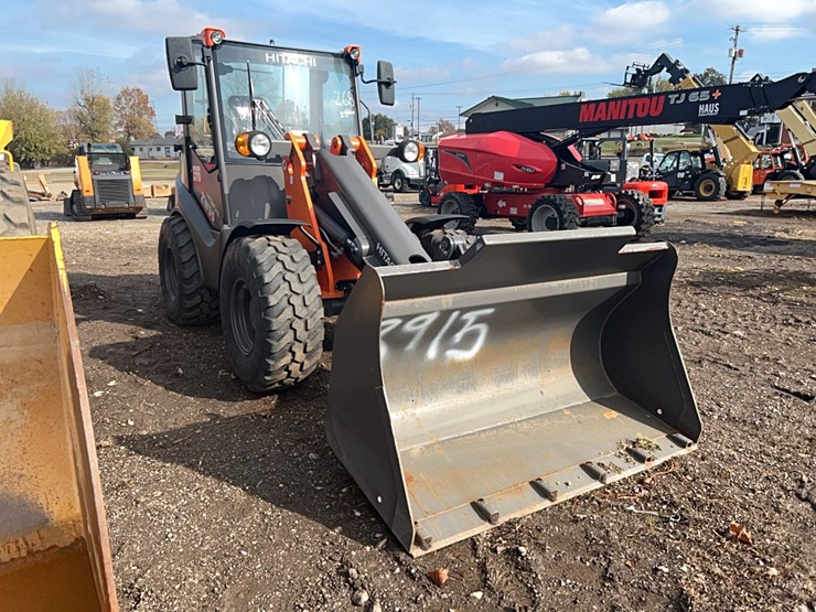 2023-hitachi-zw95-image-2