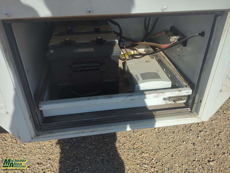 2006-ford-f550-image-17