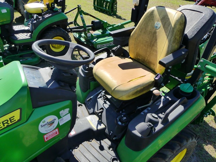 2022-john-deere-1025r-image-13