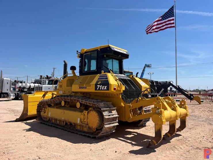 2023-komatsu-d71ex-24-image-4