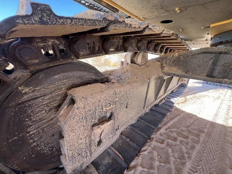 2019-deere-670g-lc-image-33